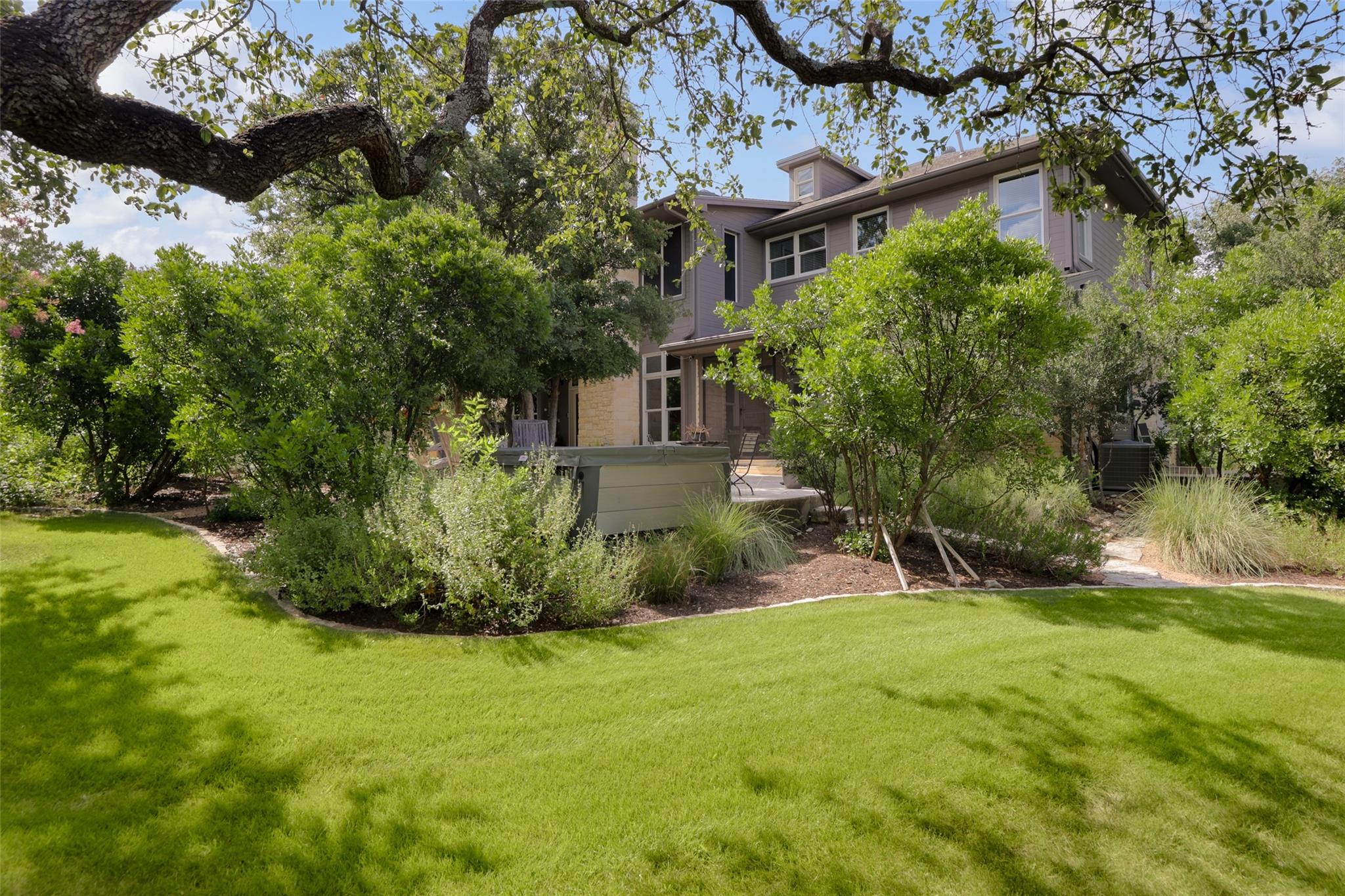 103 Woodview CT