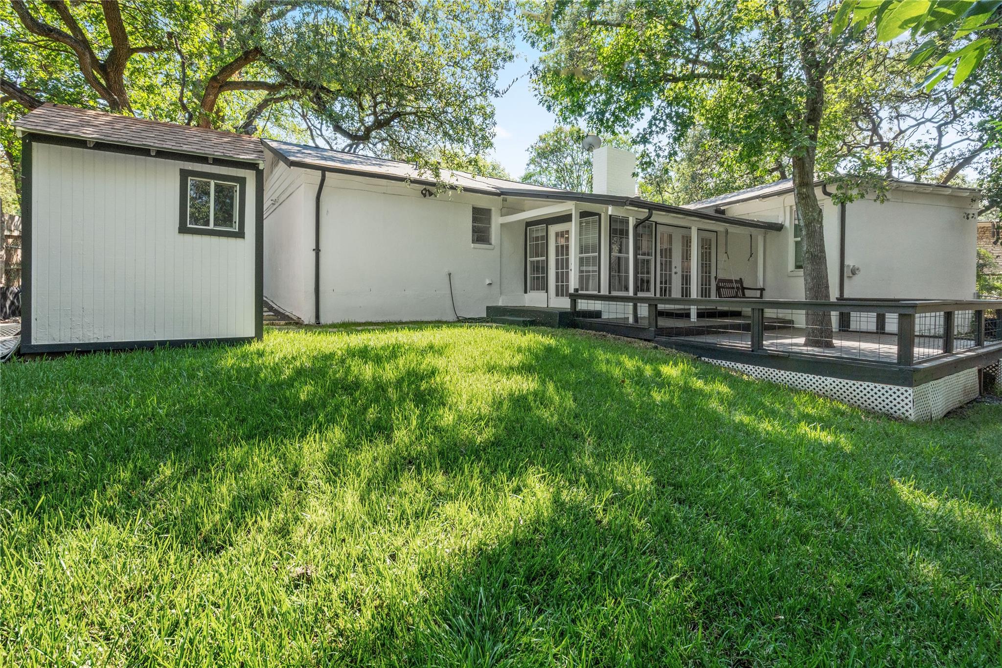 5718 Highland Hills DR