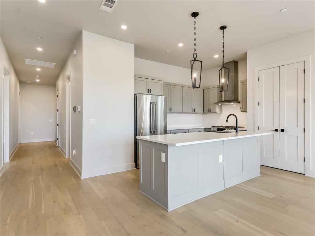 2601 N Quinlan Park RD # 204