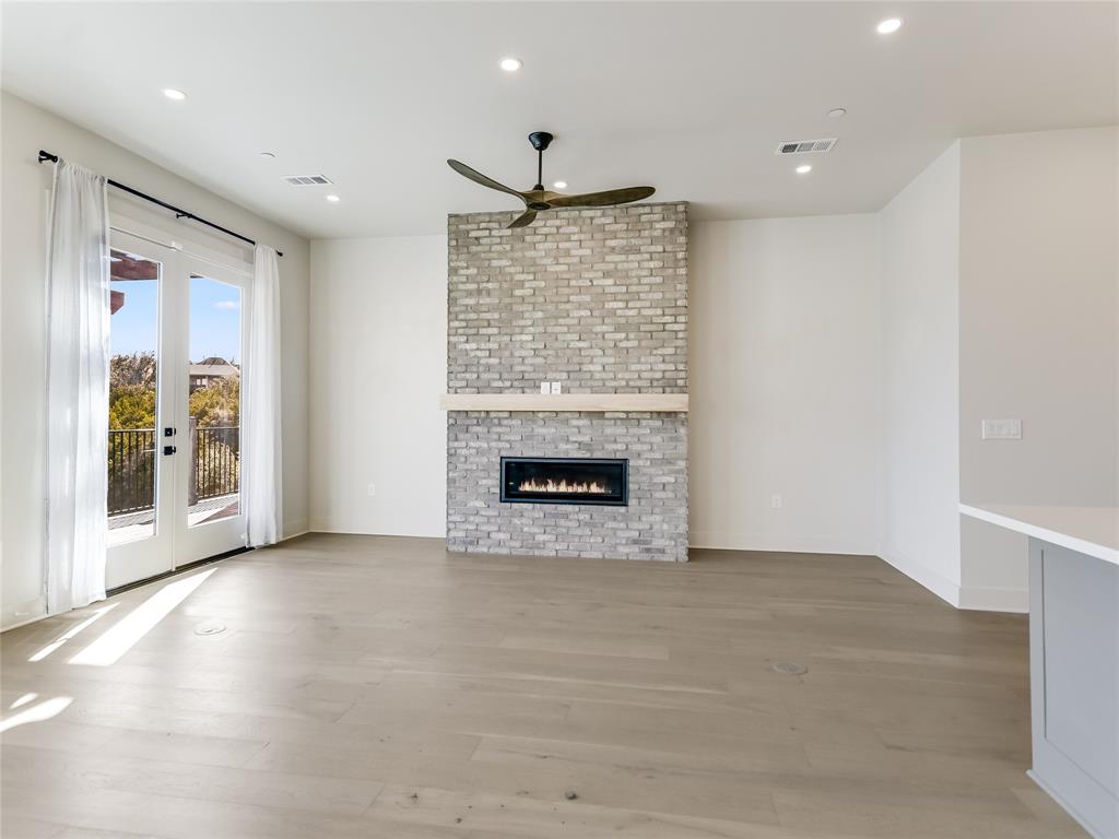 2601 N Quinlan Park RD # 204