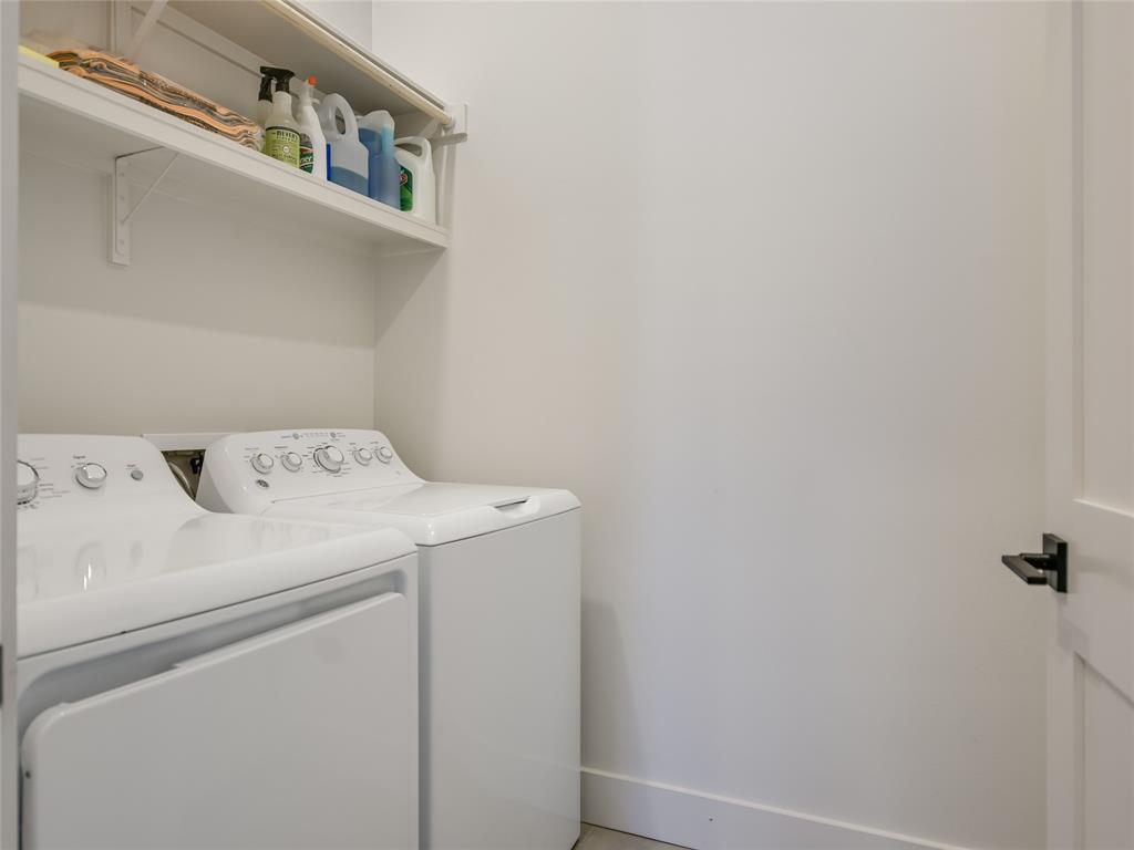 2601 N Quinlan Park RD # 204