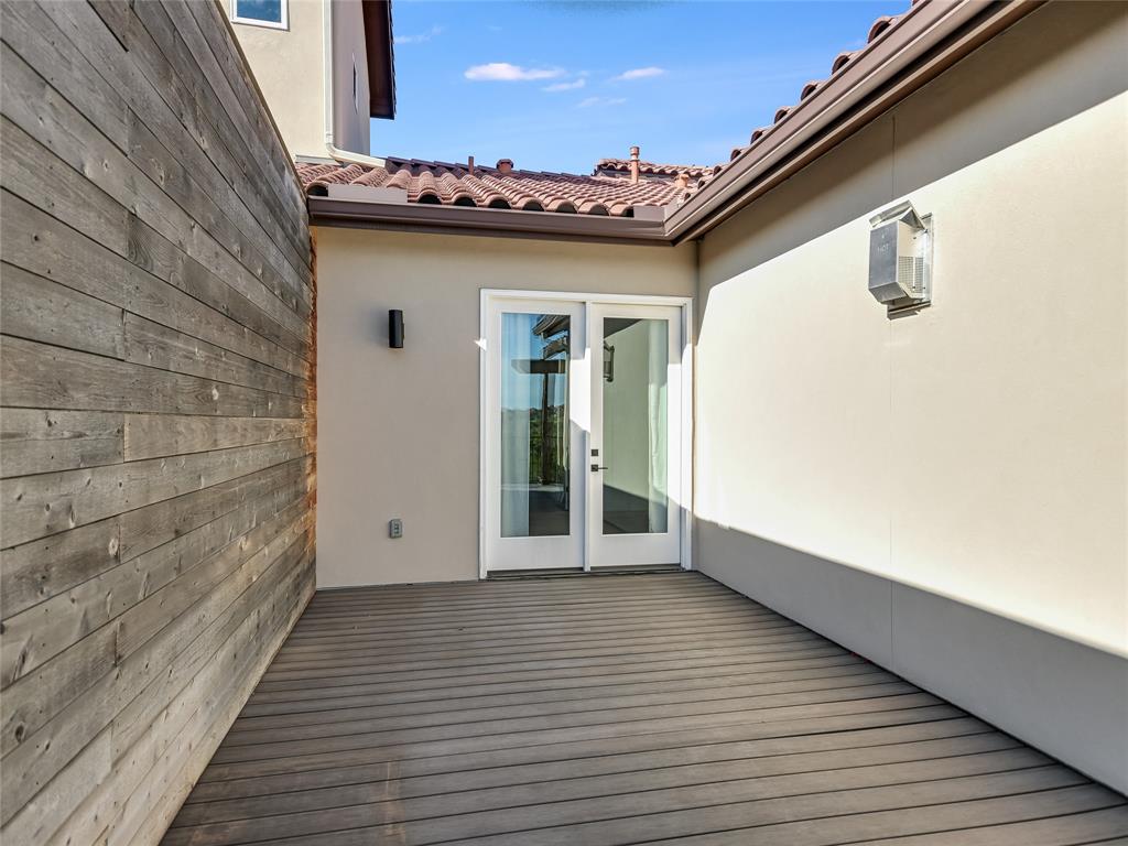 2601 N Quinlan Park RD # 204