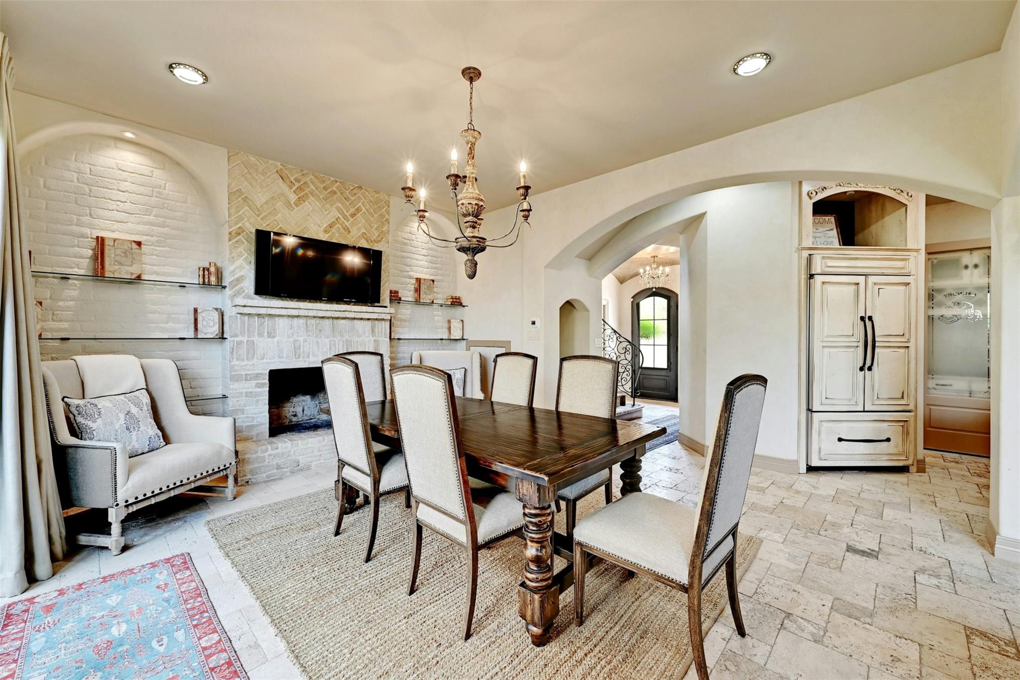 2433 Westlake DR