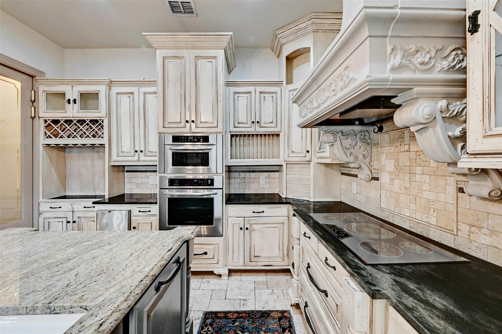 2433 Westlake DR