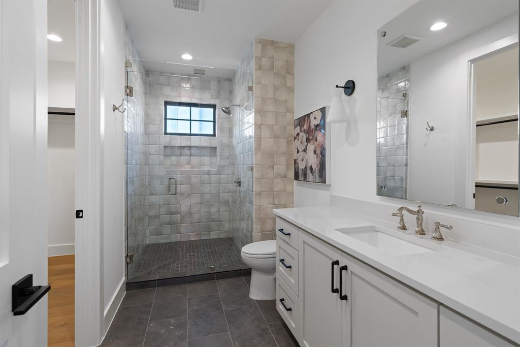 1207 Aggie LN