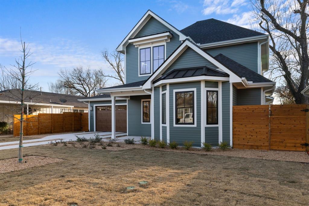 1207 Aggie LN