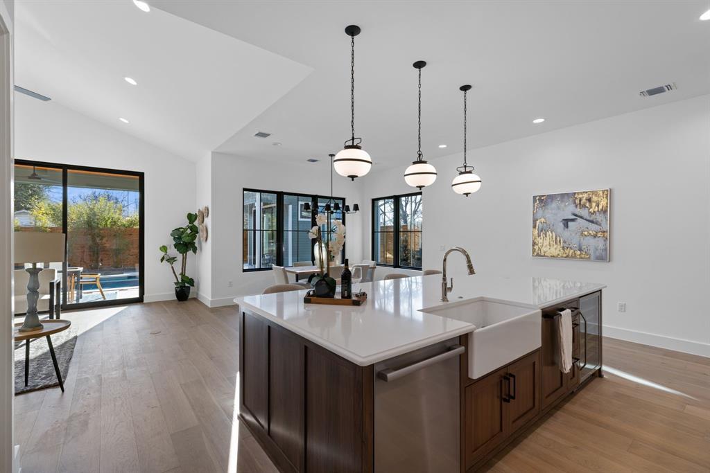 1207 Aggie LN