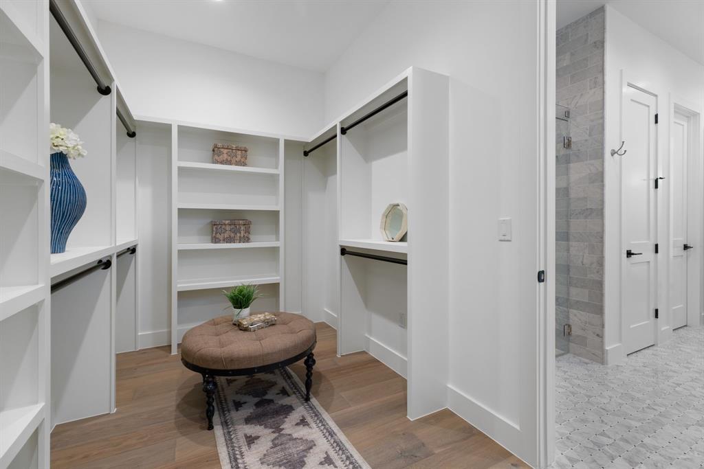 1207 Aggie LN