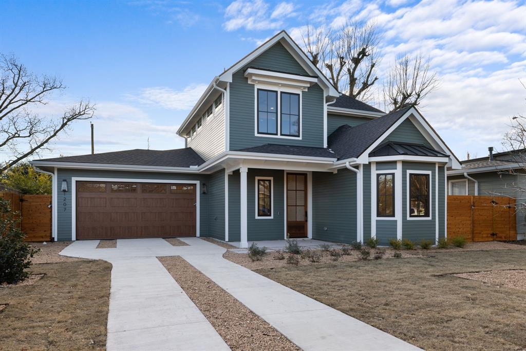 1207 Aggie LN