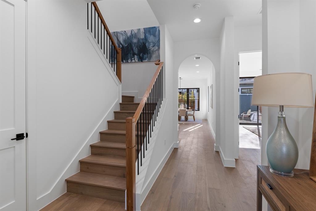1207 Aggie LN