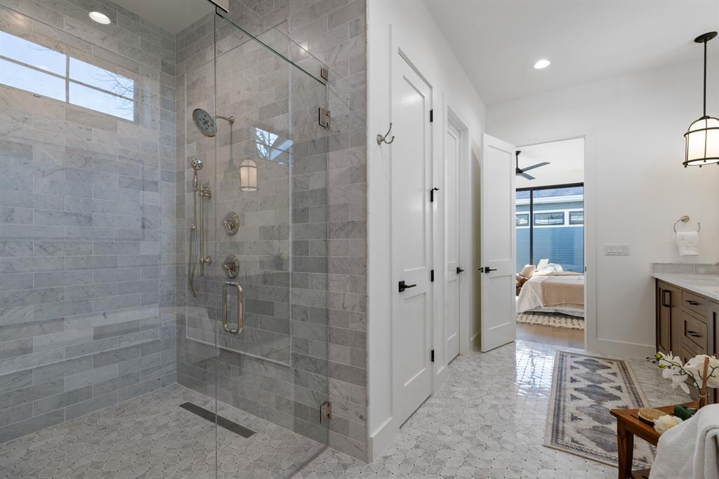 1207 Aggie LN
