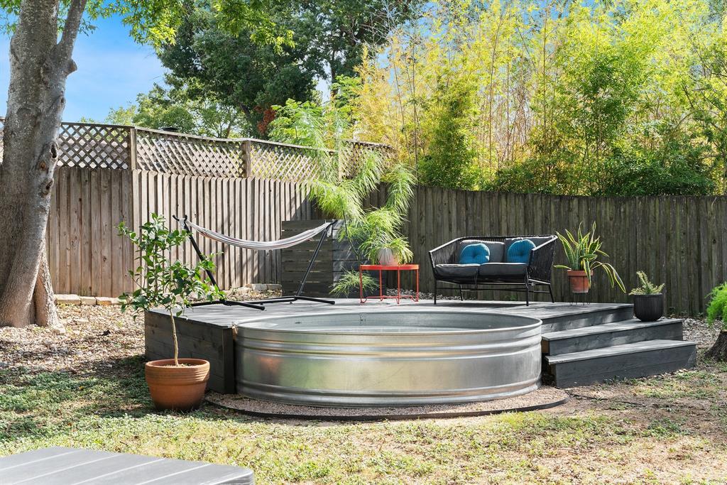 10007 Quail Hutch DR