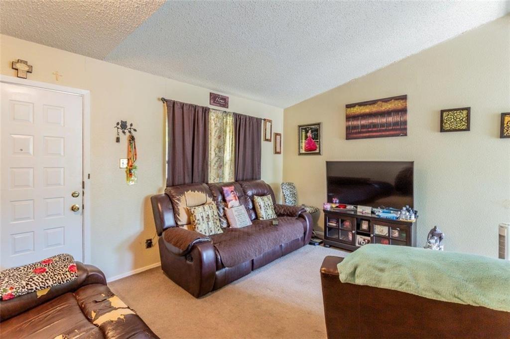 2104 Old West PL