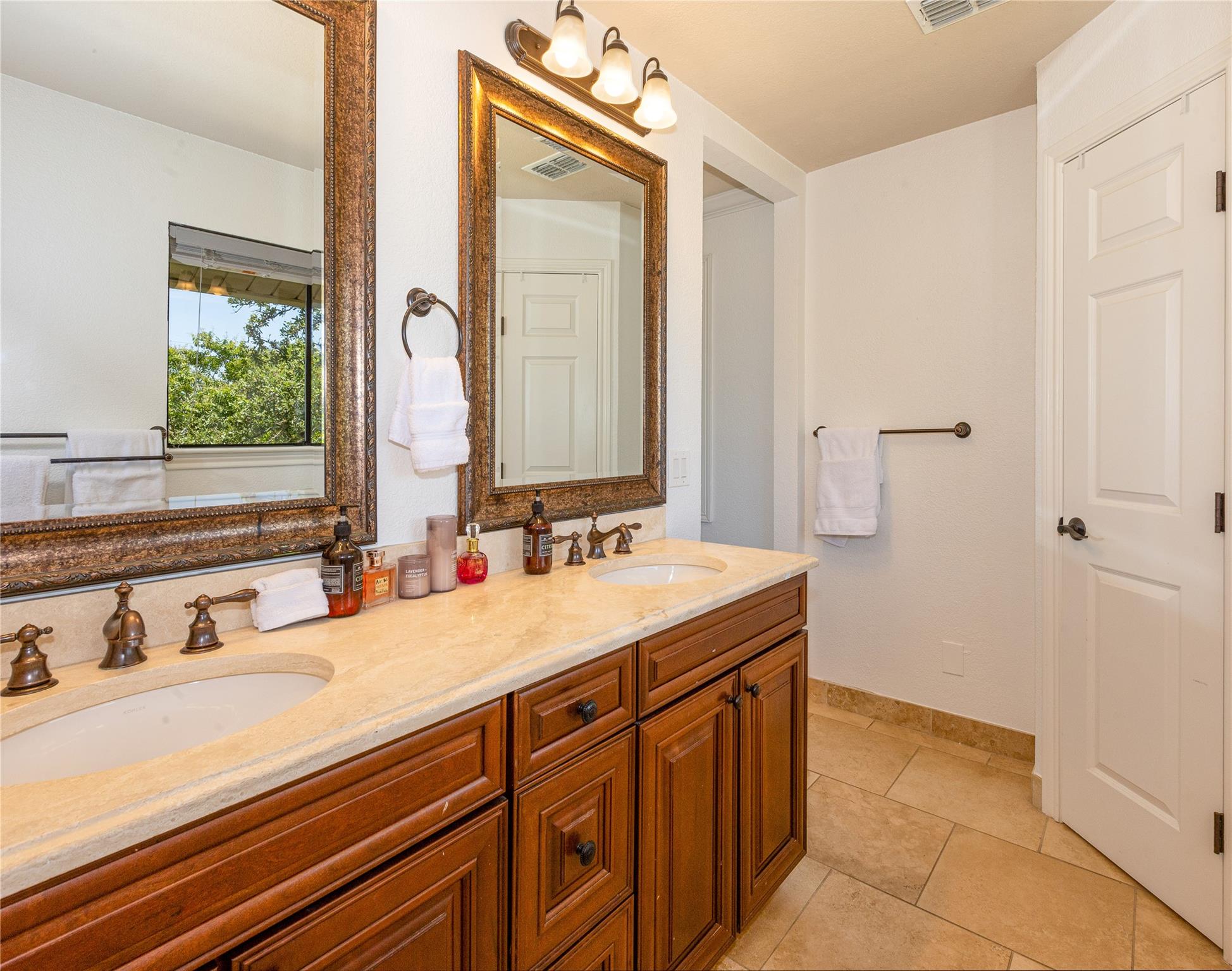 3005 Brass Buttons TRL