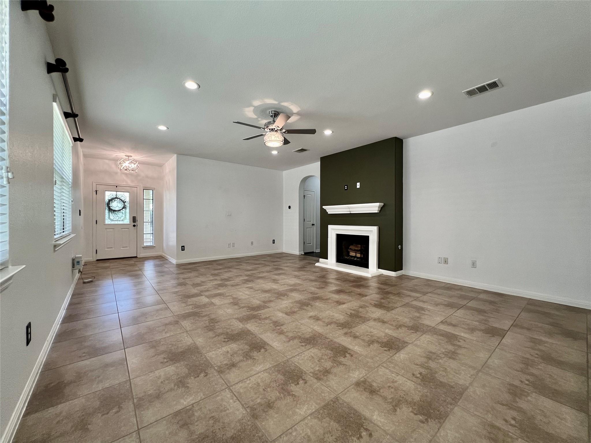 4008 Gloucester DR
