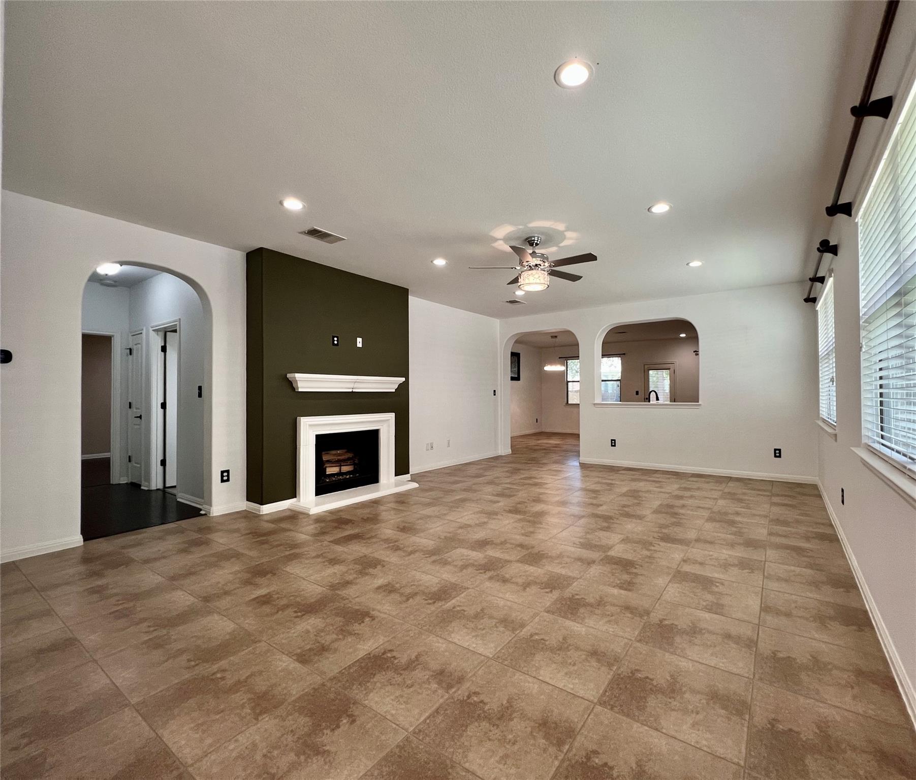 4008 Gloucester DR