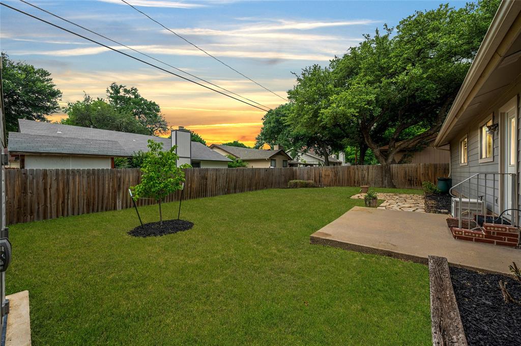 9008 Texas Oaks DR