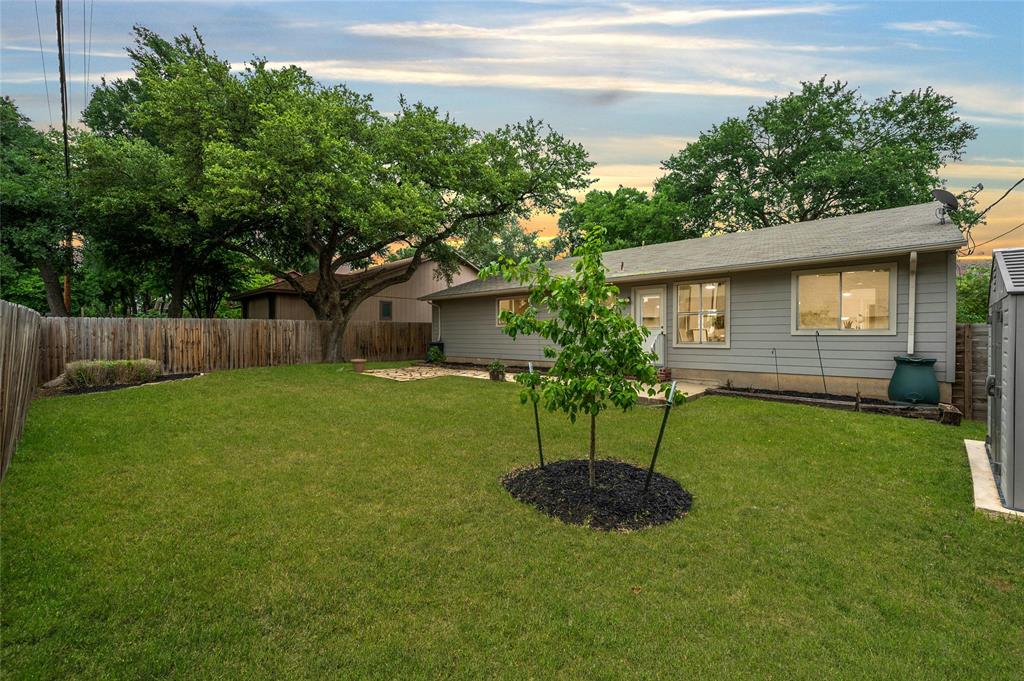 9008 Texas Oaks DR