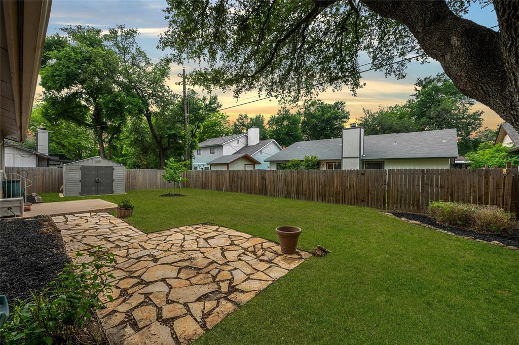 9008 Texas Oaks DR