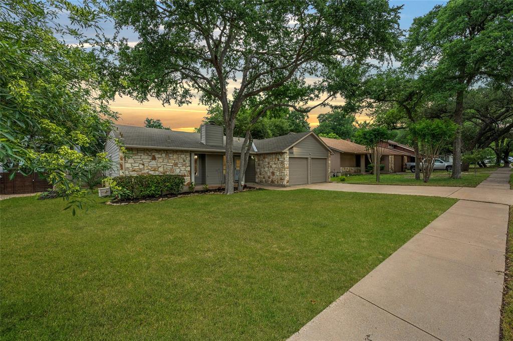 9008 Texas Oaks DR