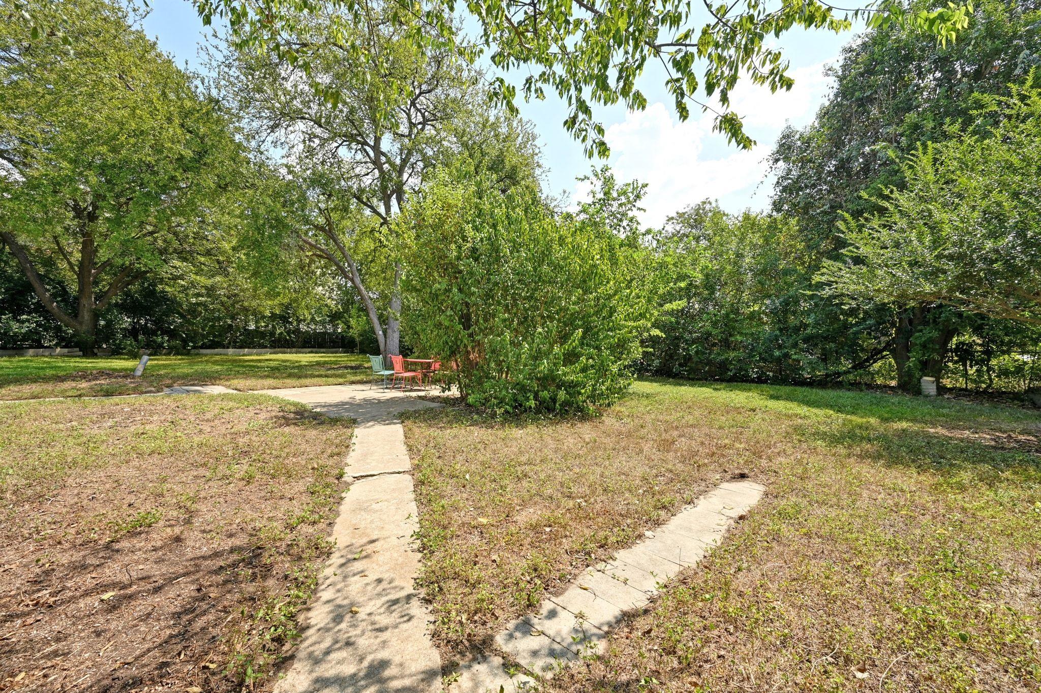 5115 Woodview Ave
