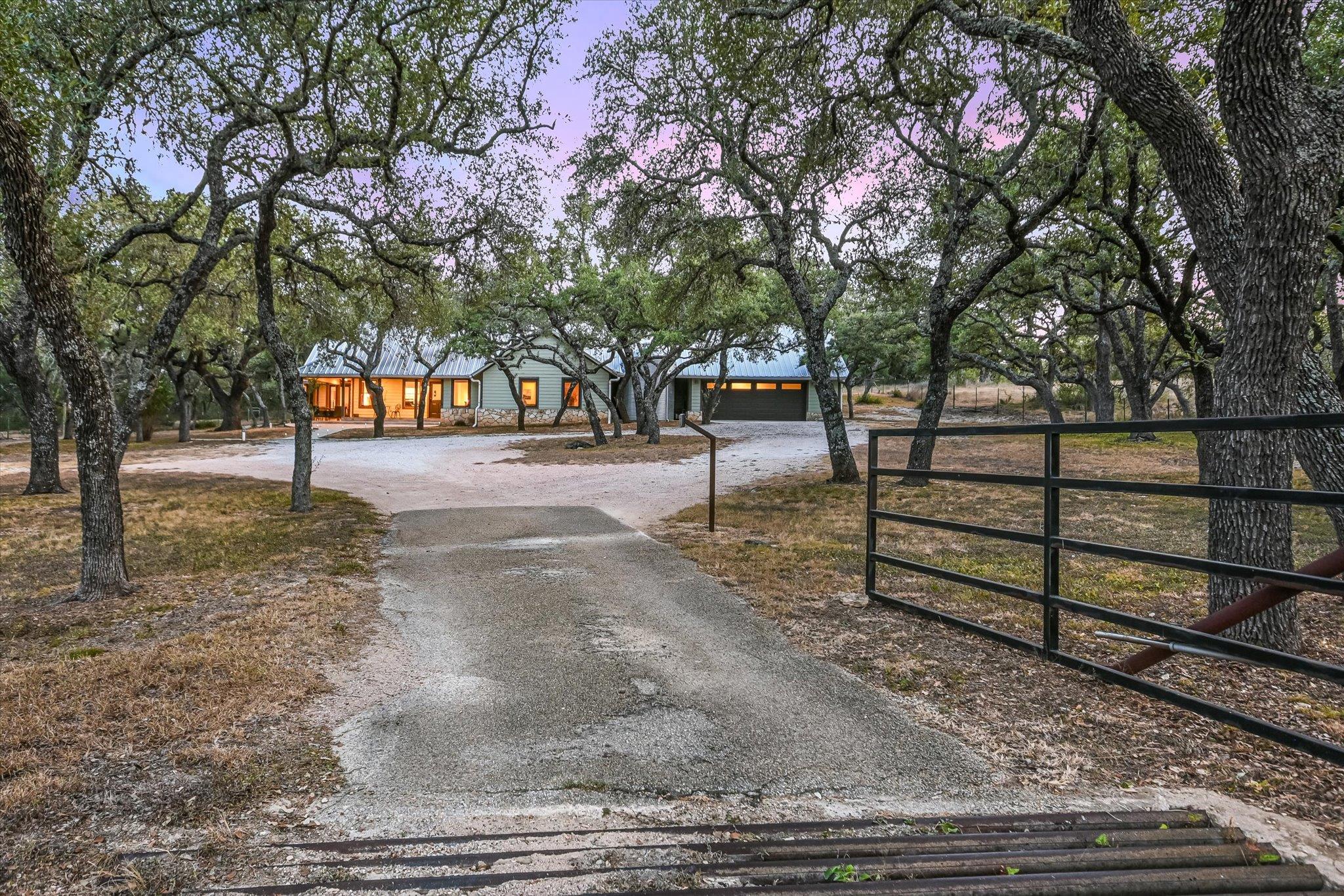 878 Ranch Road 2766