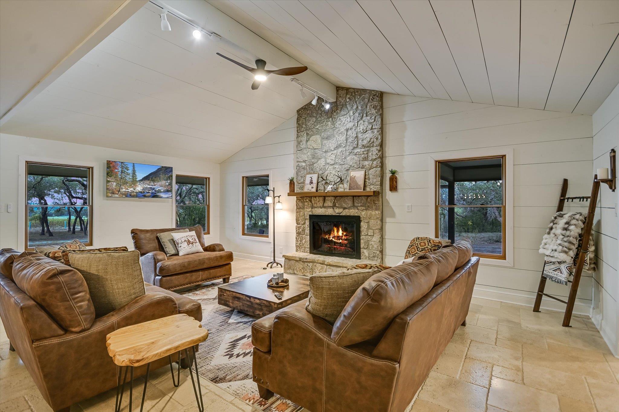 878 Ranch Road 2766