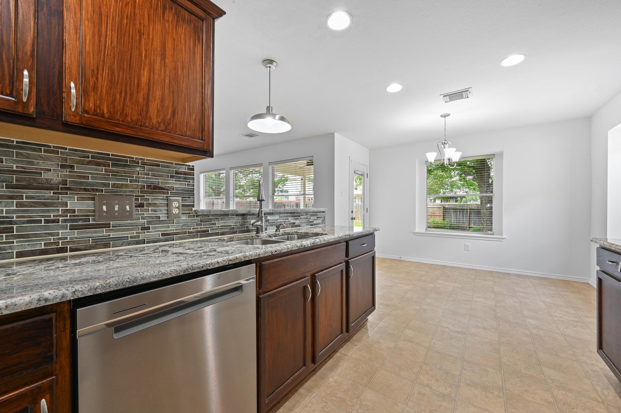 11213 Jim Thorpe LN