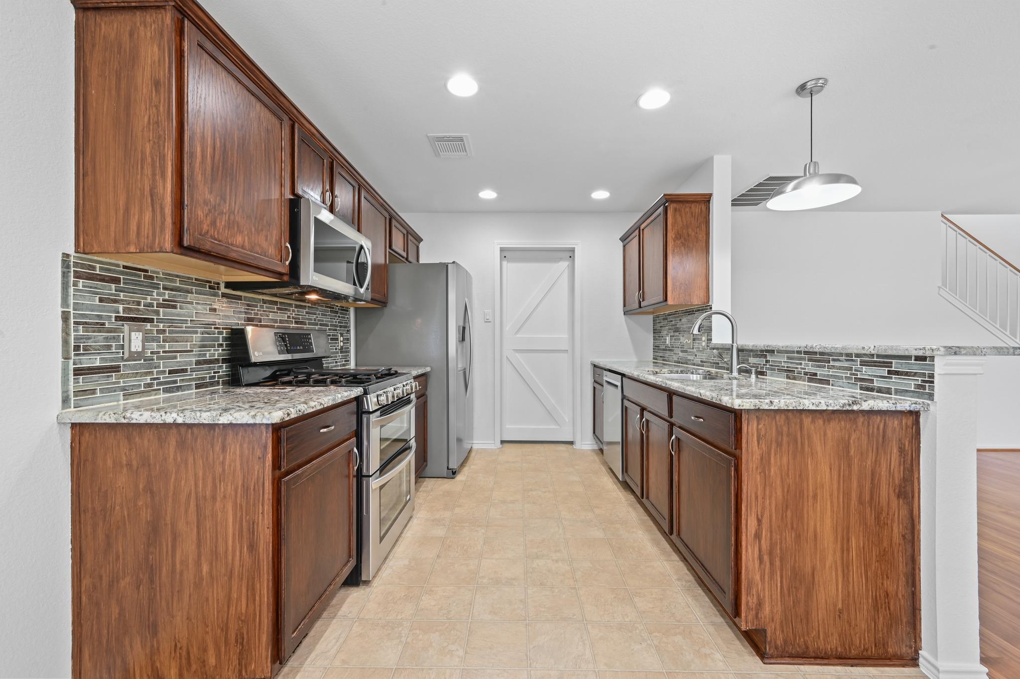 11213 Jim Thorpe LN