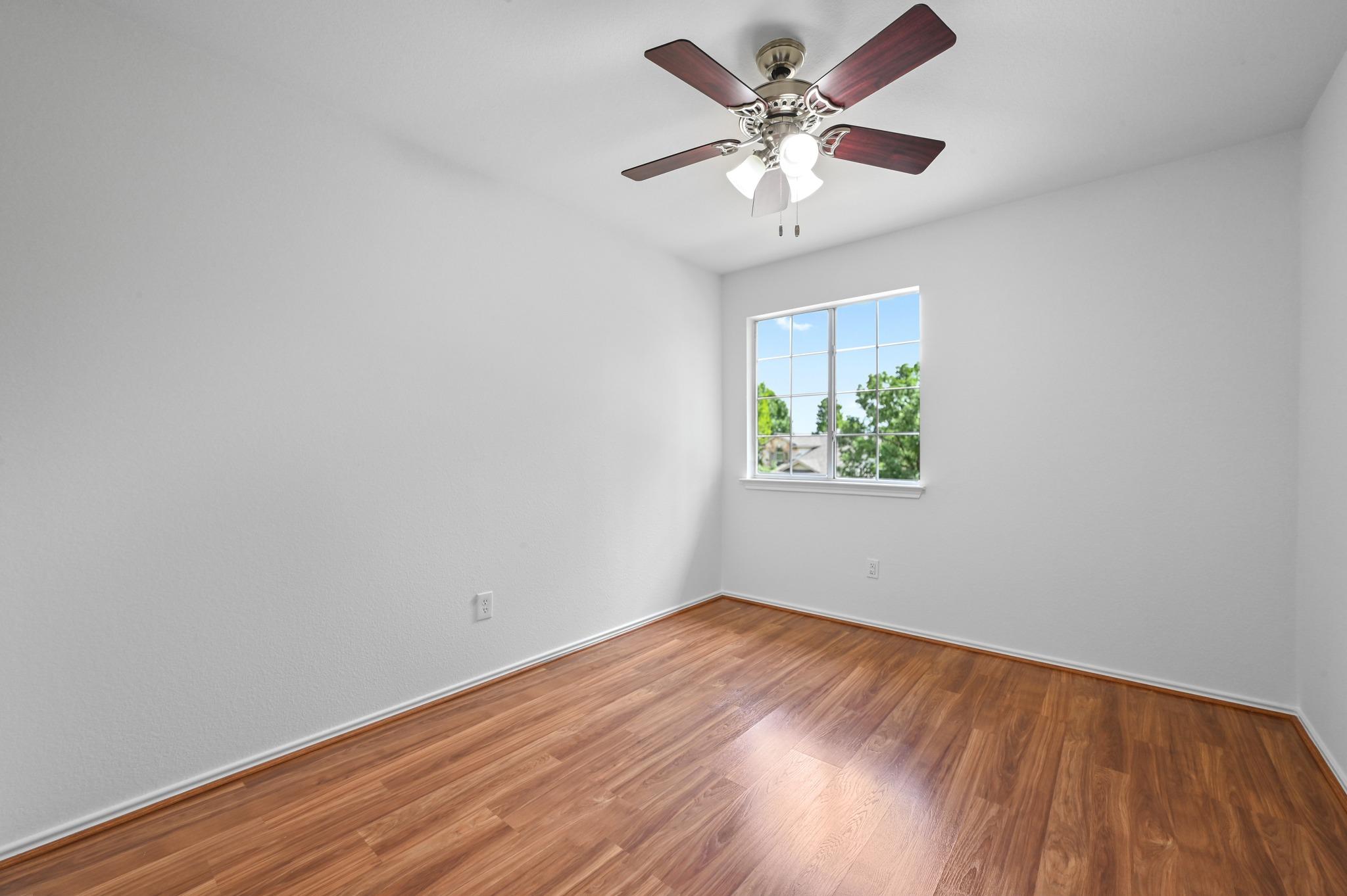 11213 Jim Thorpe LN
