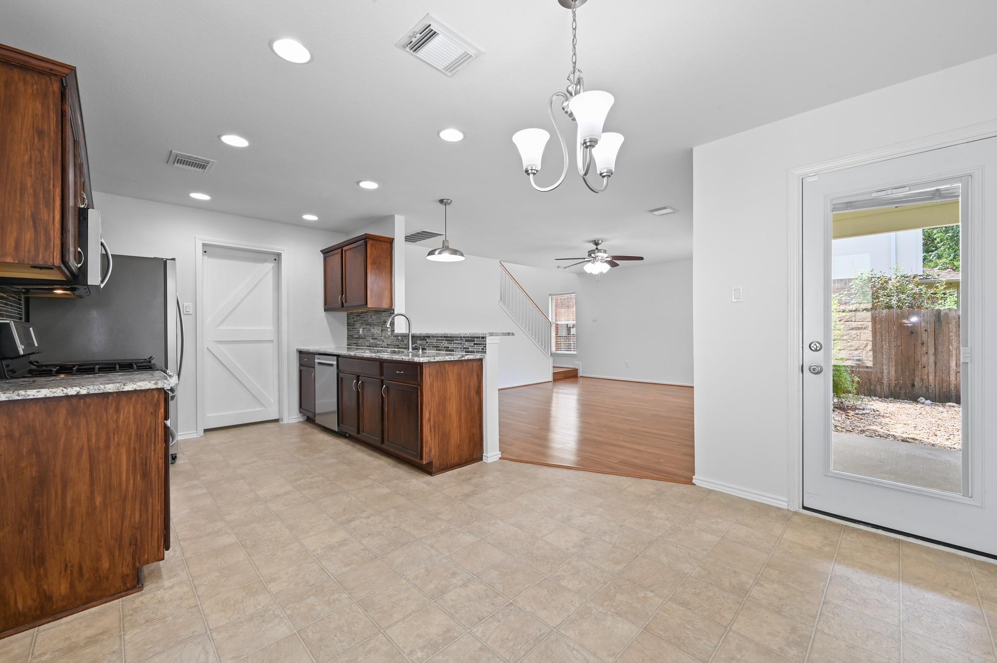 11213 Jim Thorpe LN
