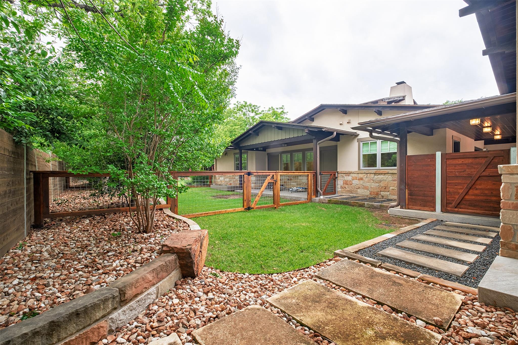 5517 Woodview Ave
