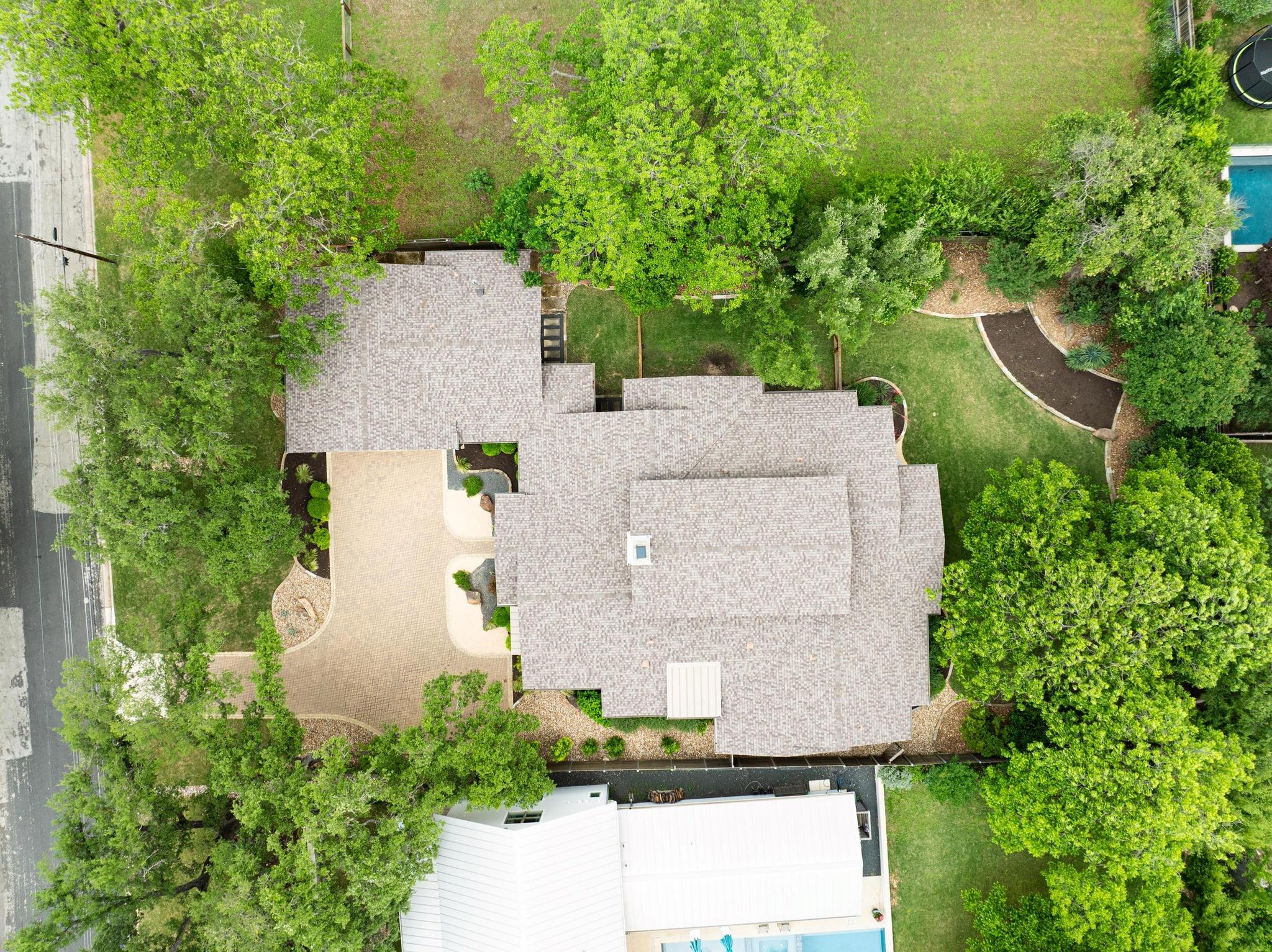 5517 Woodview Ave