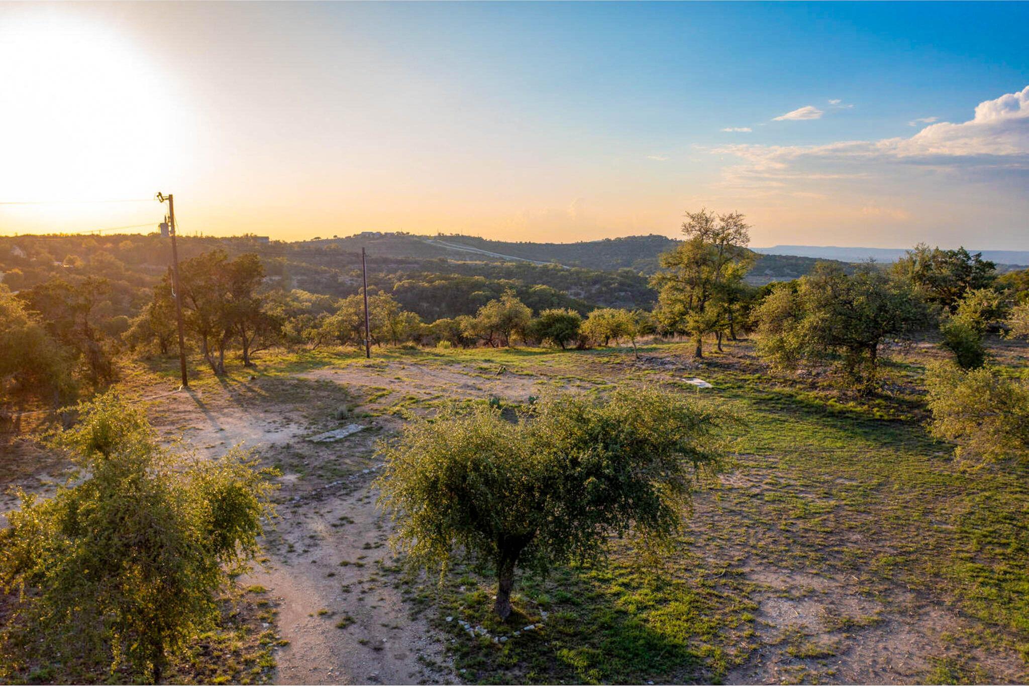 1008 Bell Springs RD