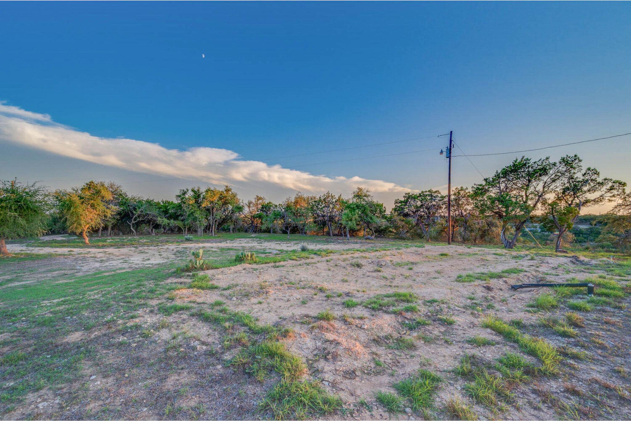 1008 Bell Springs RD