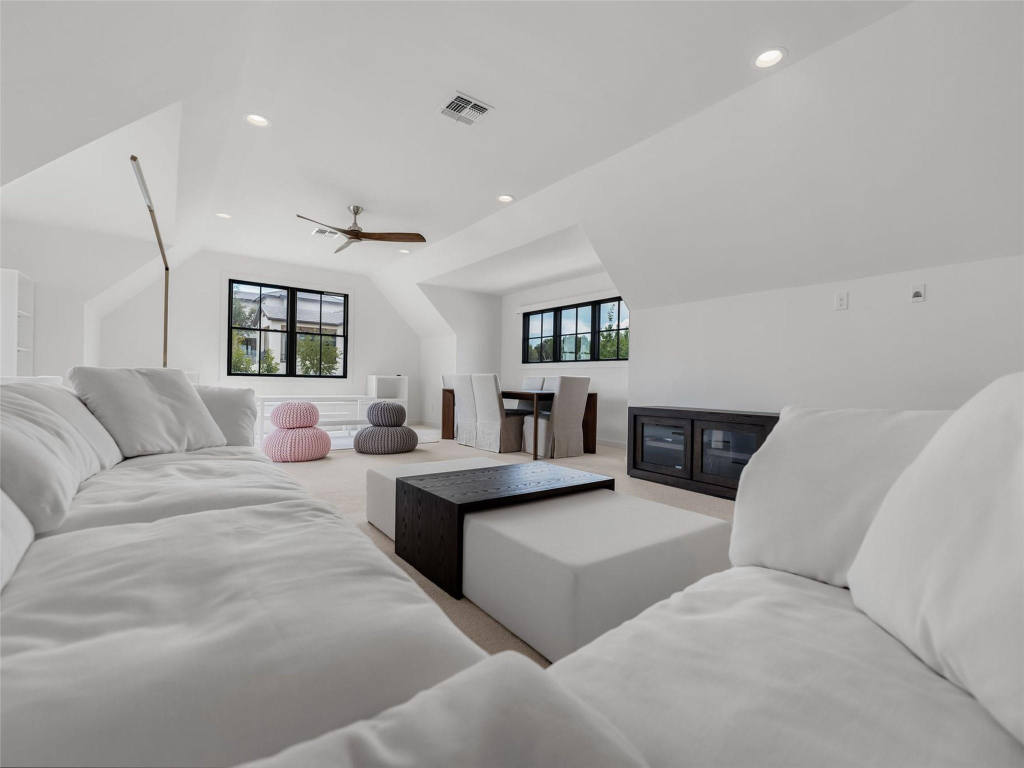 505 Mission Bell CV