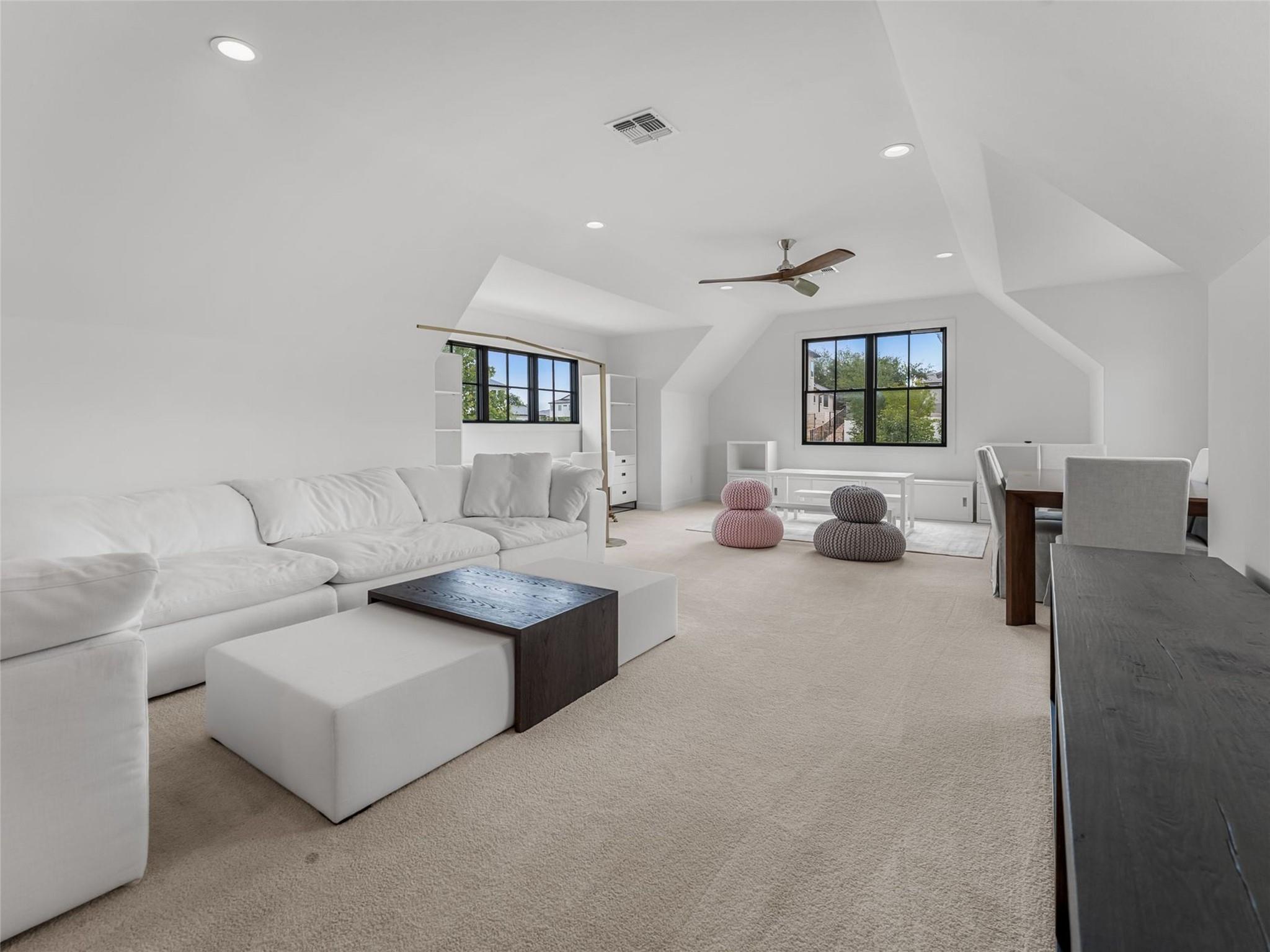 505 Mission Bell CV