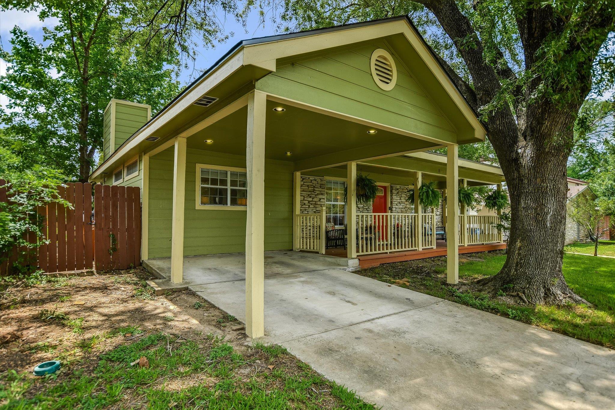 8917 Glenn LN