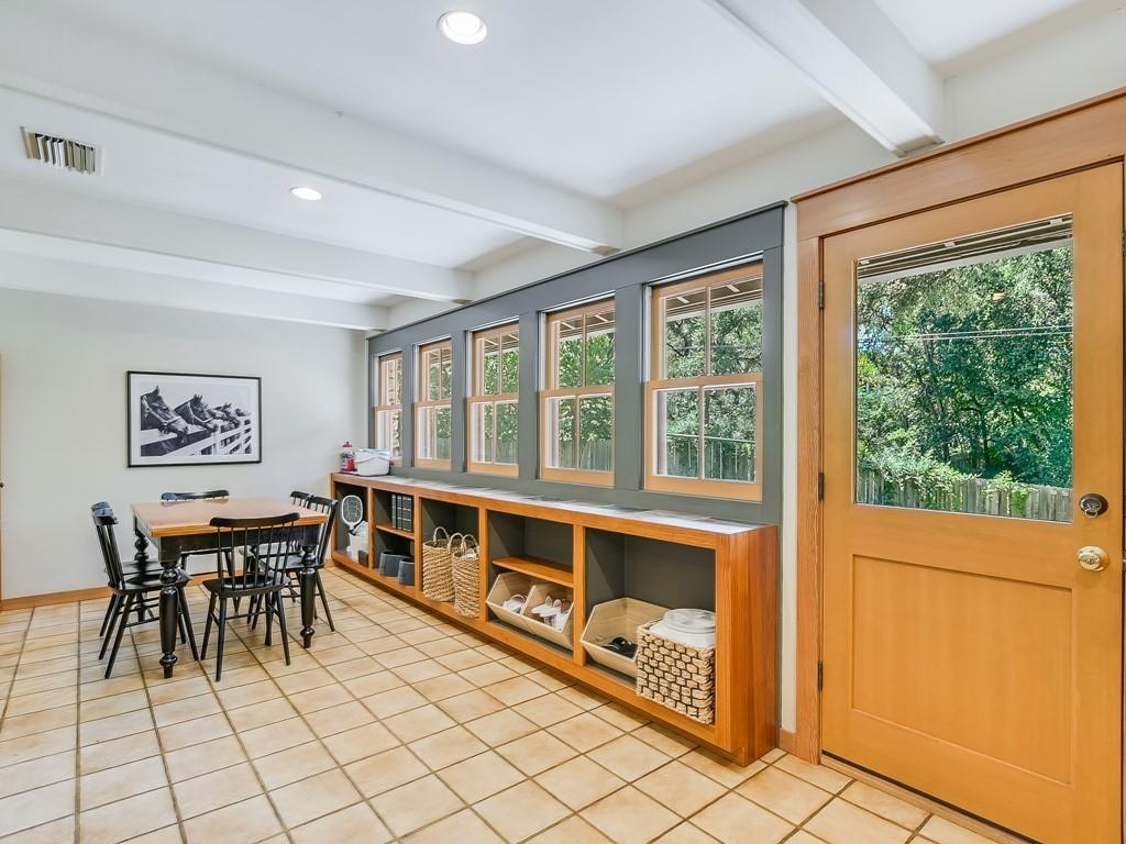 408 Westwood TER