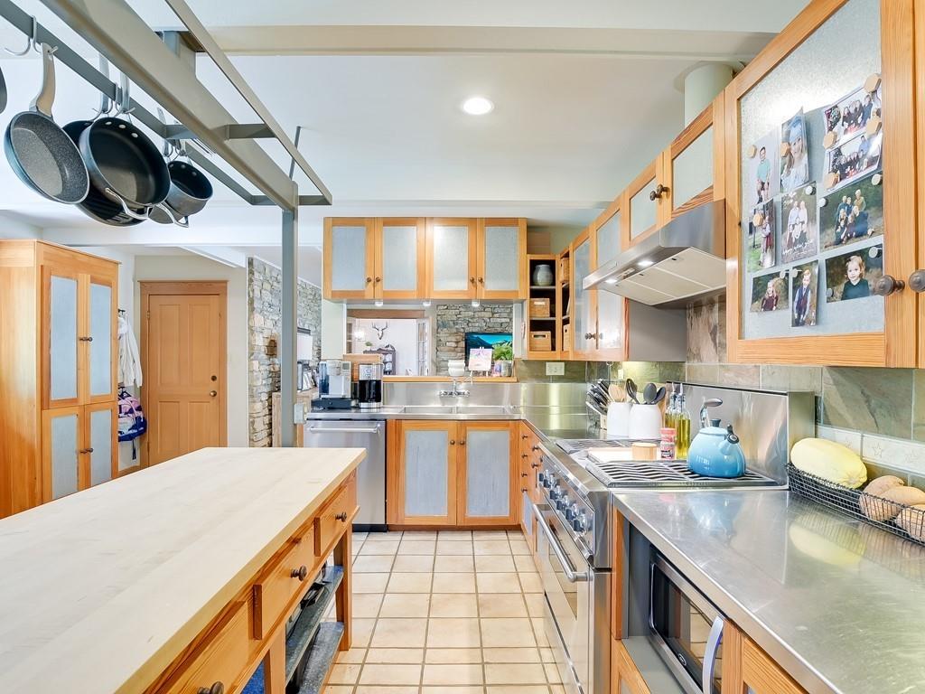 408 Westwood TER