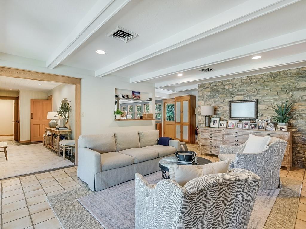408 Westwood TER