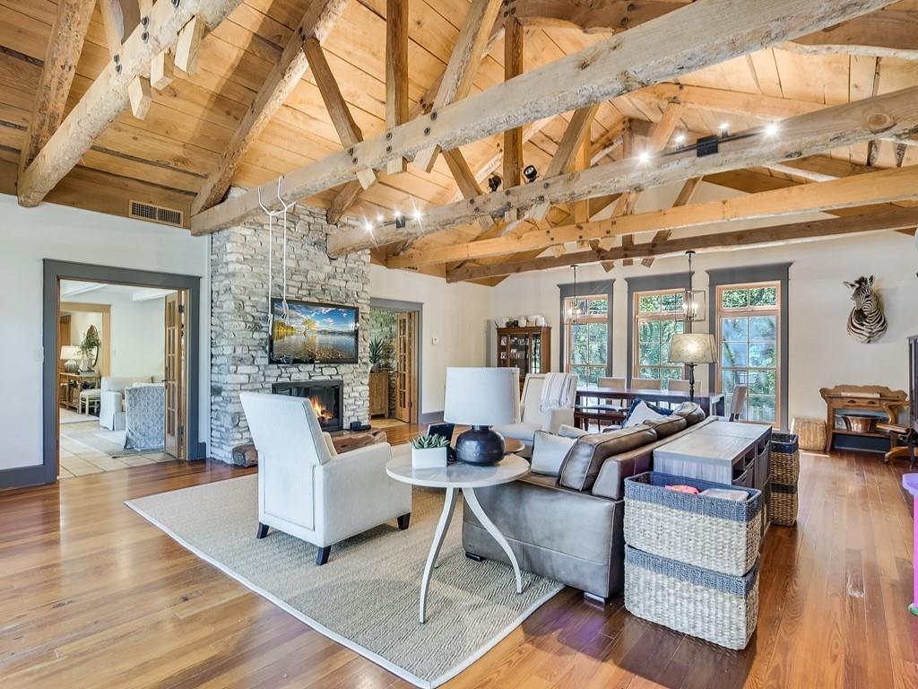 408 Westwood TER