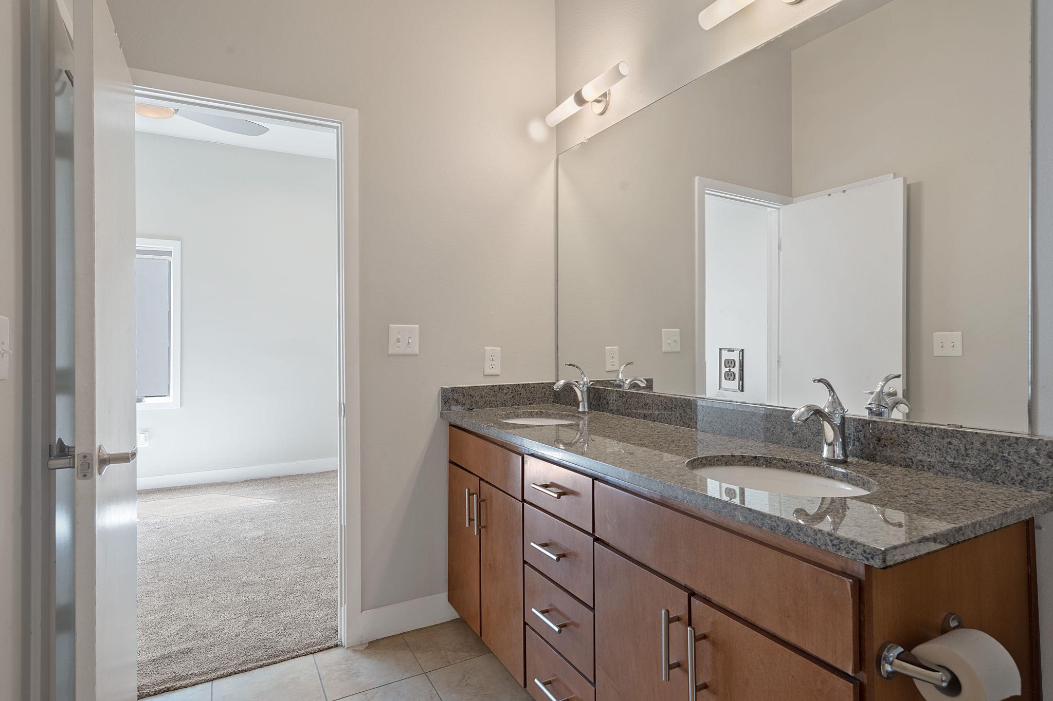 1702 S Lamar BLVD # 6