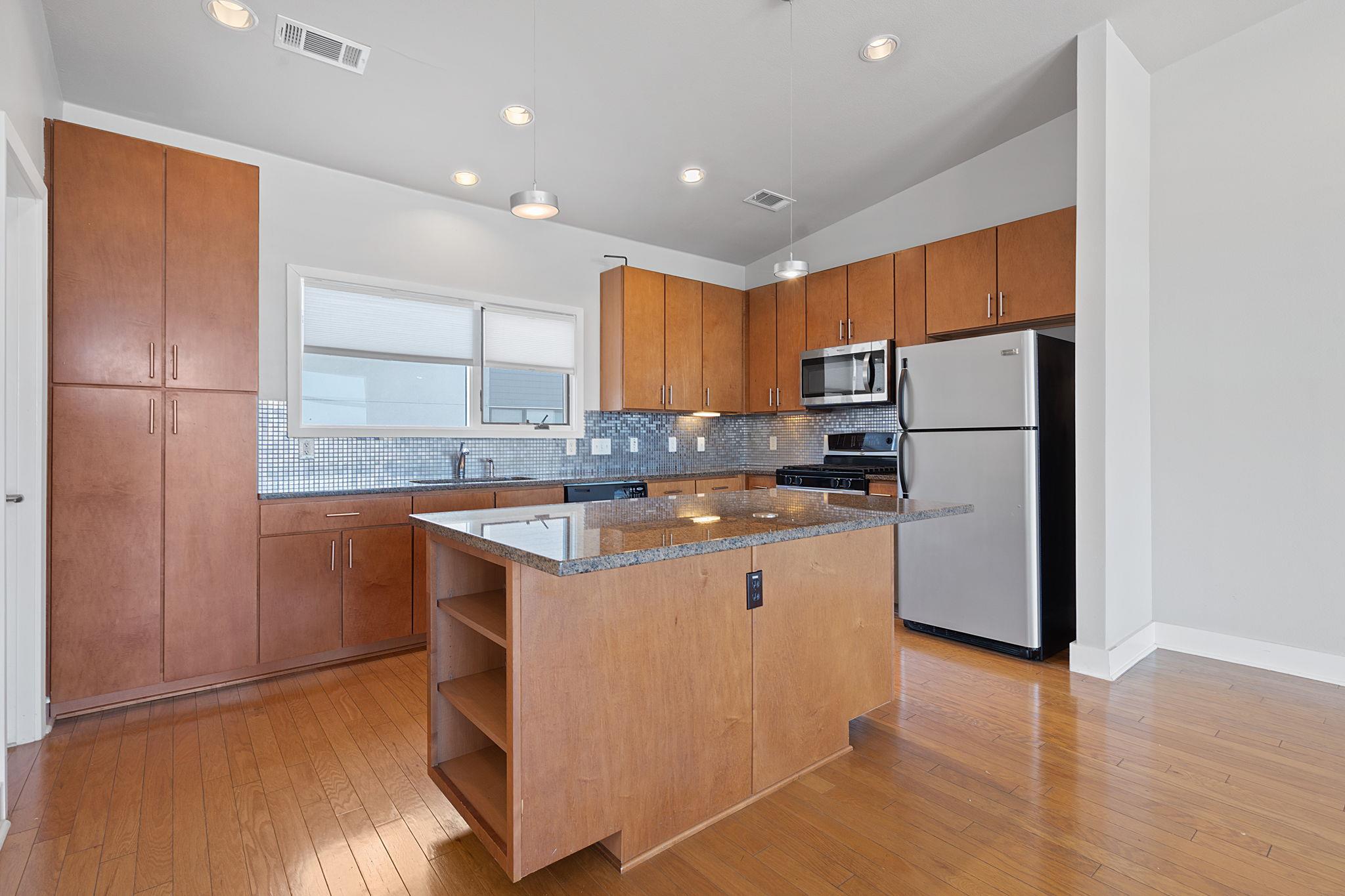 1702 S Lamar BLVD # 6