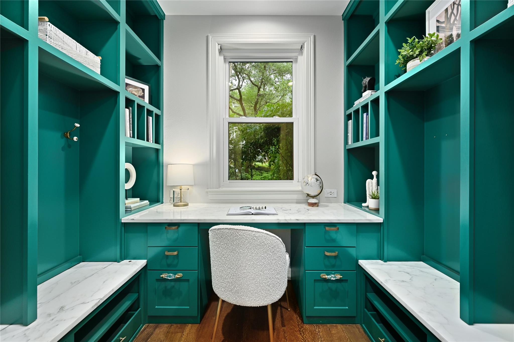 2704 Regents PARK