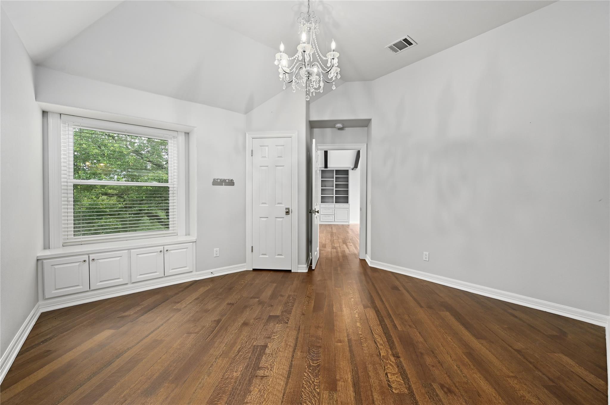 2704 Regents PARK