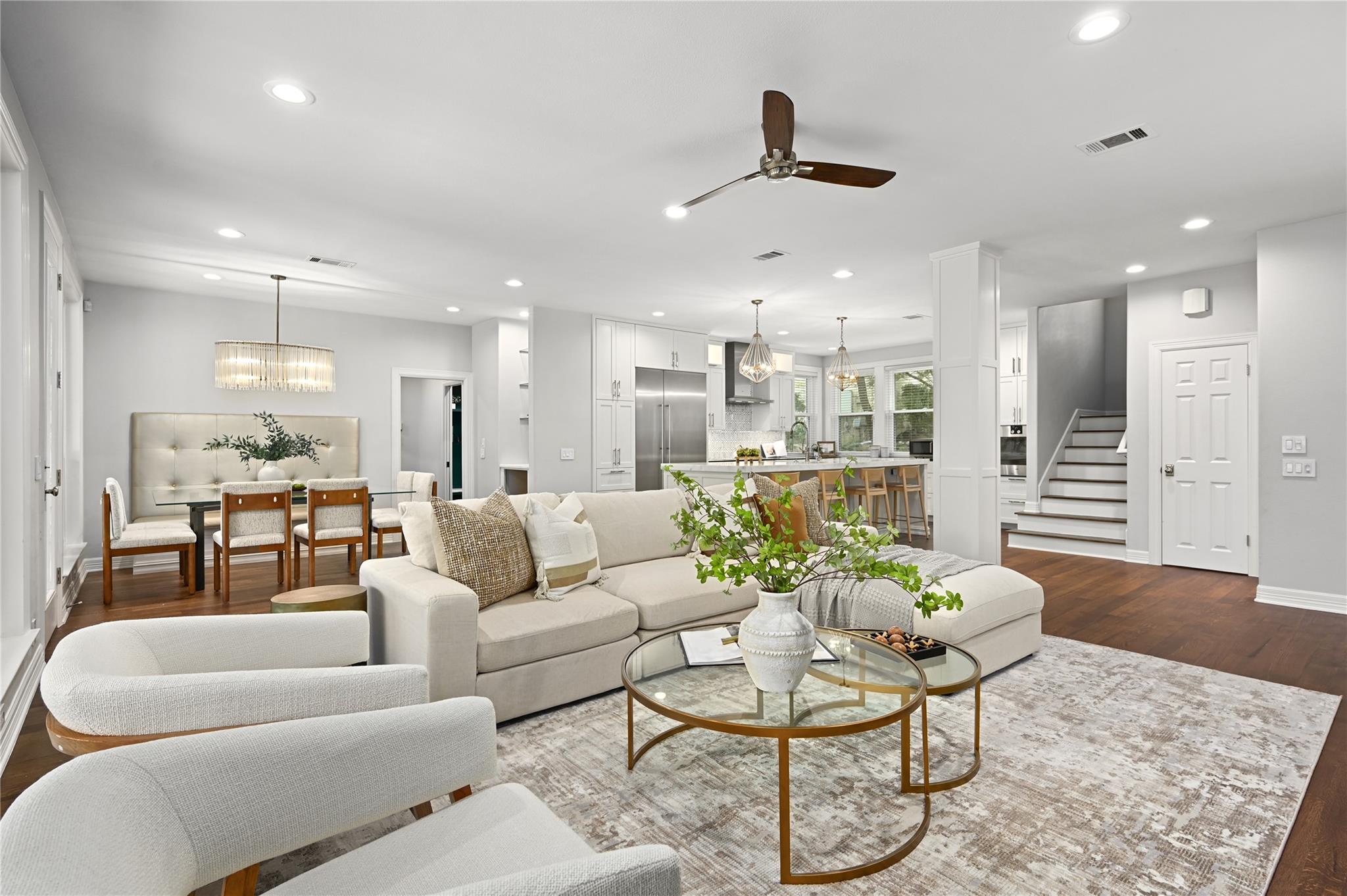 2704 Regents PARK