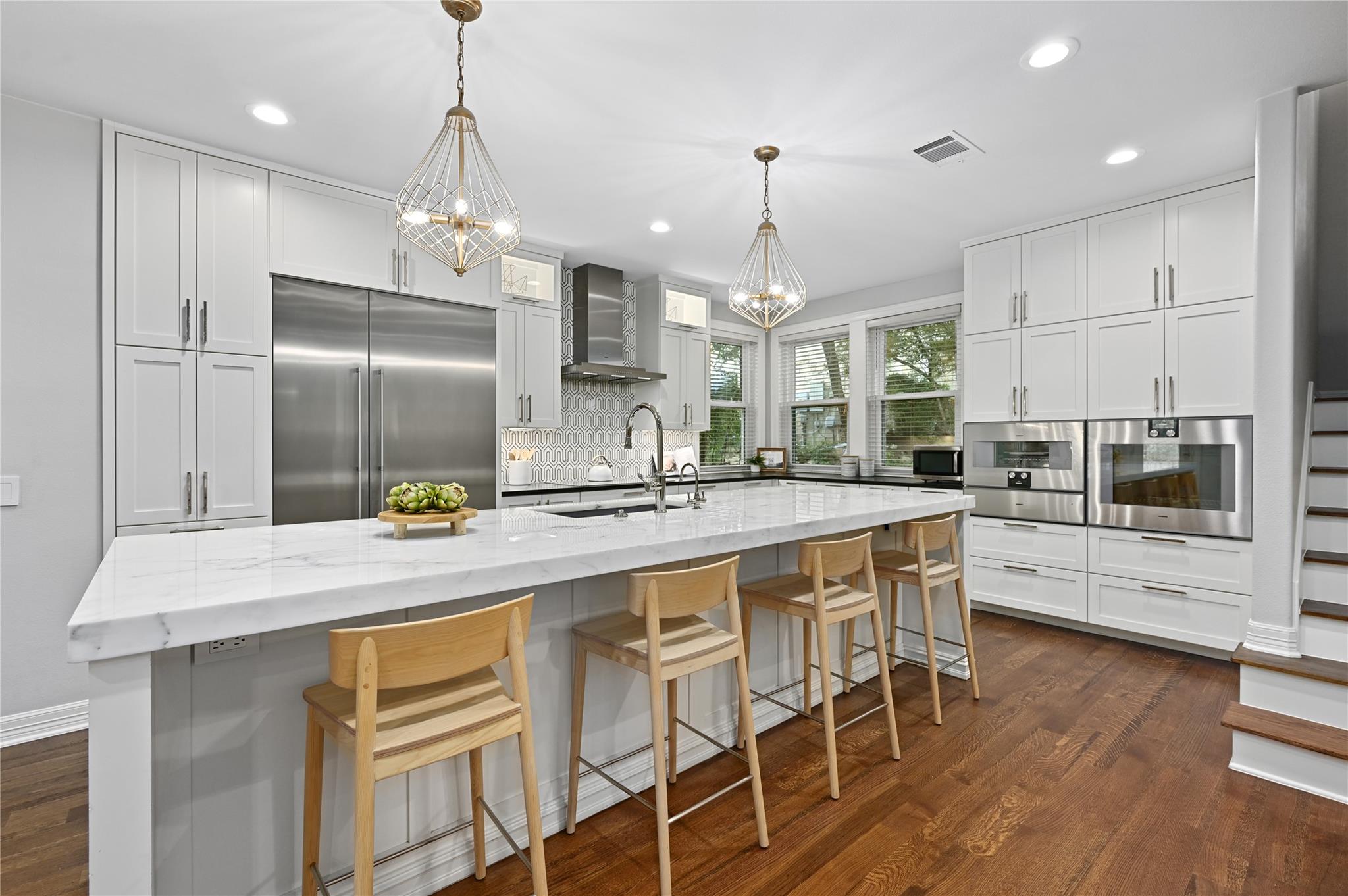 2704 Regents PARK