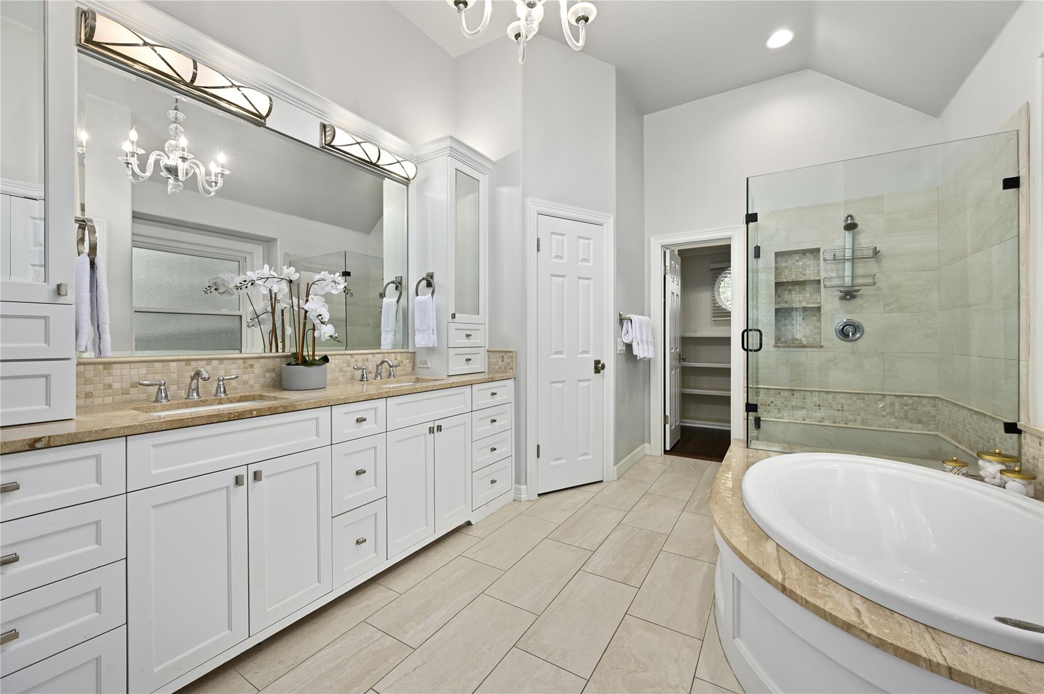 2704 Regents PARK