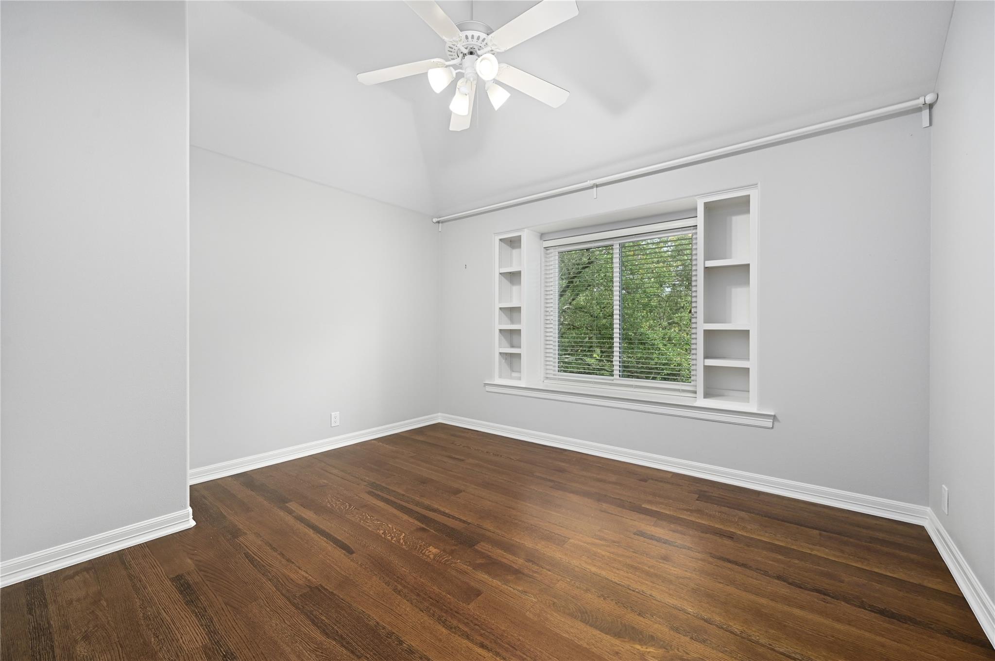 2704 Regents PARK